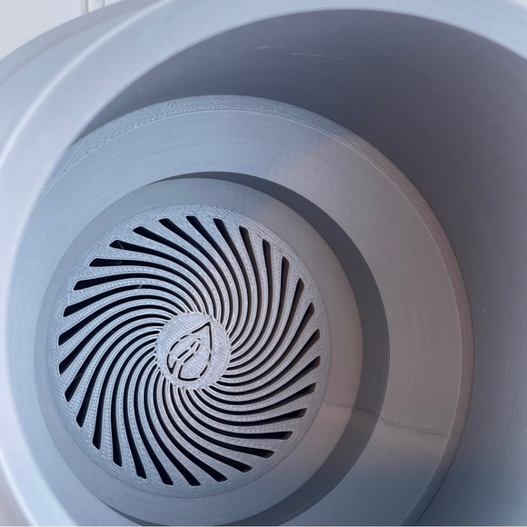 Quirky Puffy Jacket Planter Pot, Inflated Jacket Flower Pot, Indoor planter - Picture 6 of 9